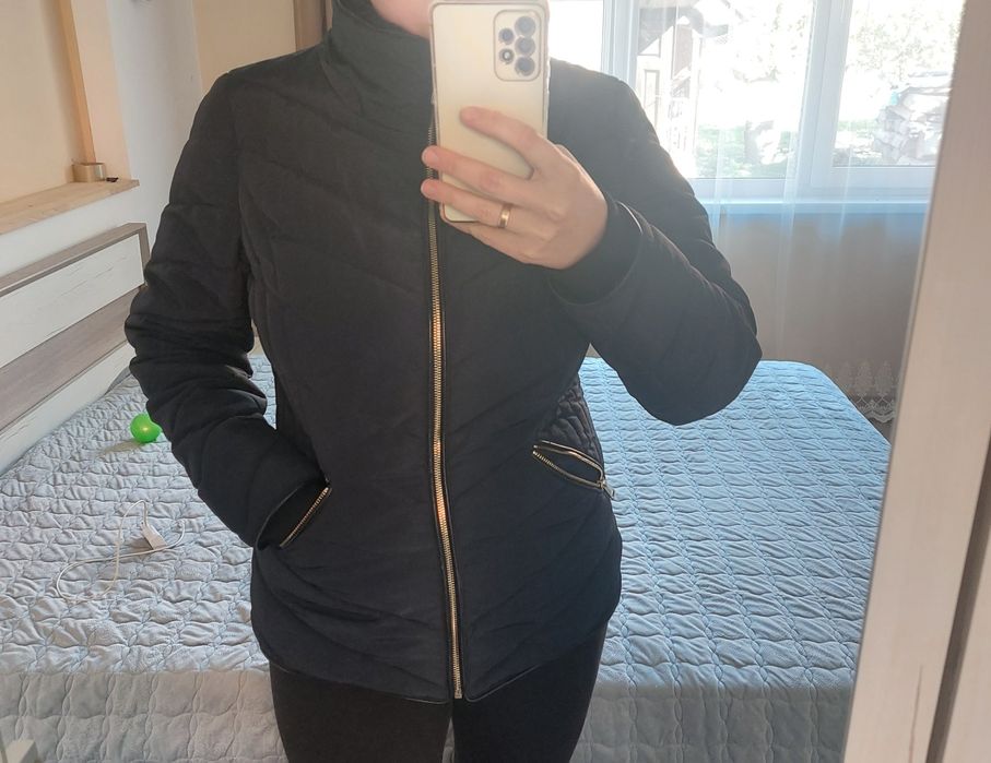 Продам жіночу куртку