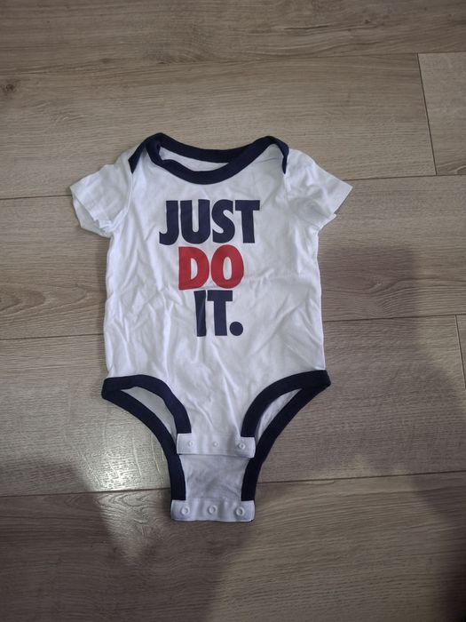 Body marki Nike rozm 68 -74. Nowe bez metki