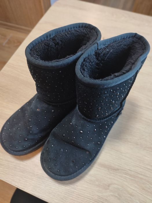 Чобітки Угі "Momoto" , нанутальна замша, зимові дитячі