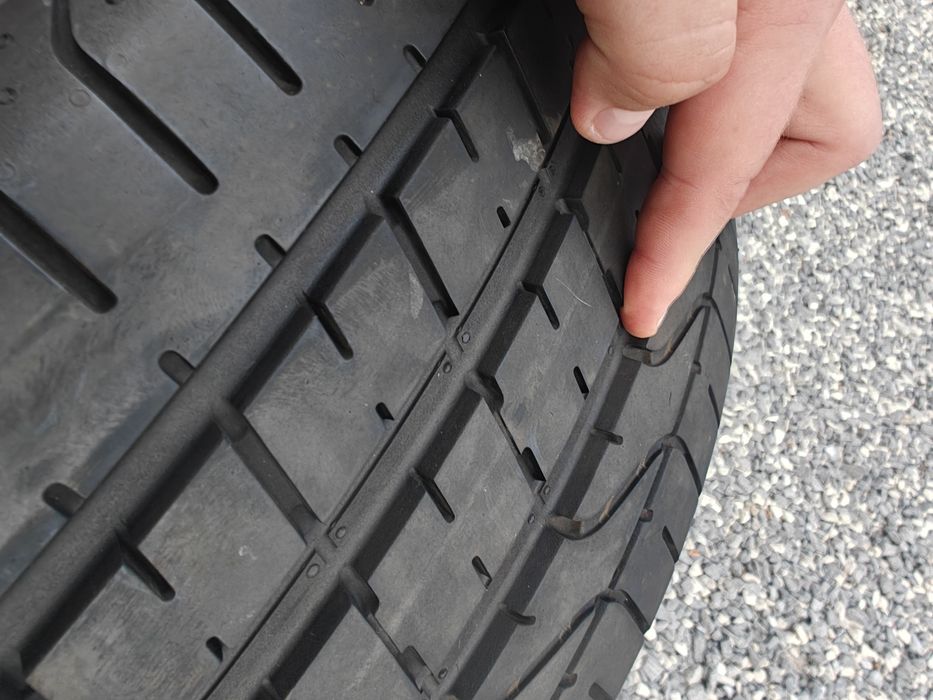 225/40R21  Pirelli Pzero 04/25