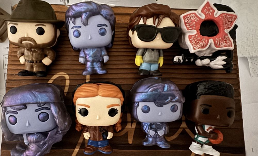 Selling or trading funko Stranger Things Kinder64551536548225121