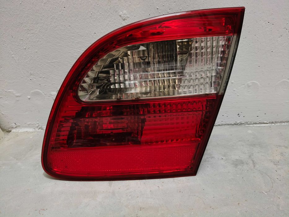 2 Farolins (interior e ilharga) do lado direito 90,00€ - Mercedes W211