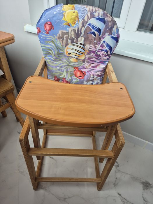 Стілець для годування