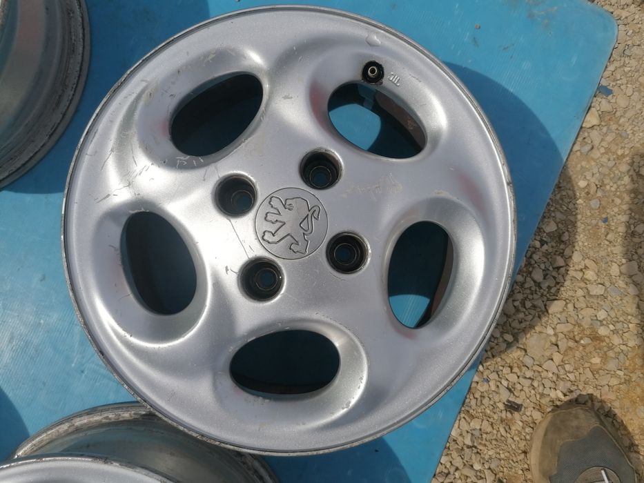 Jantes peugeot ou Citroën furacão 4 108 14"