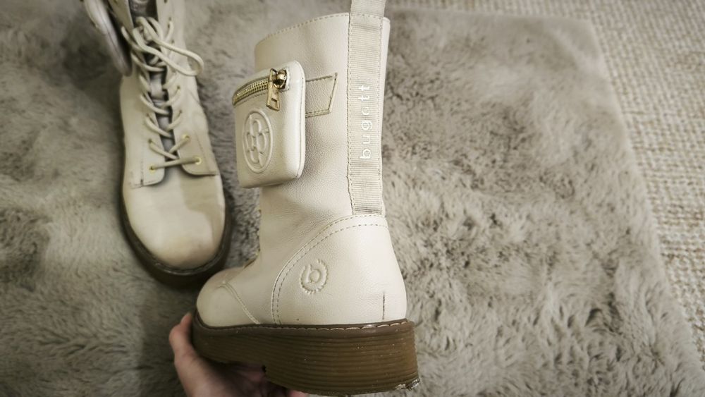 Черевики Bugatti 39 розмір.