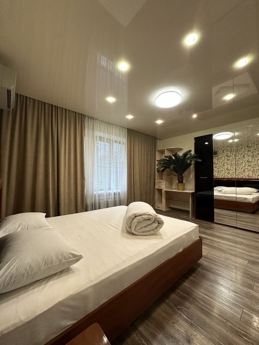 Посуточно 3К Печерск, Леси Украинки.