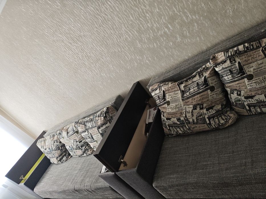 Продам два дивани єврокнижка