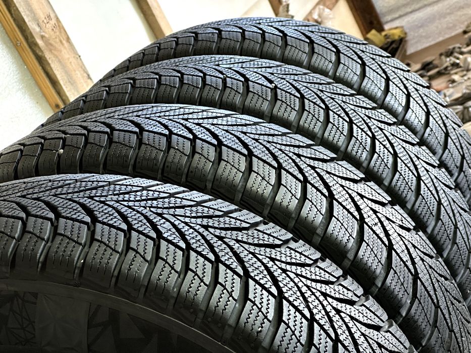 225/65 R17 Nexen