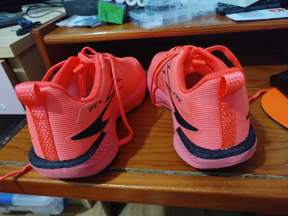 Sapatilhas 44 NOVAS Running corrida caminhada Sola alta amortecimento