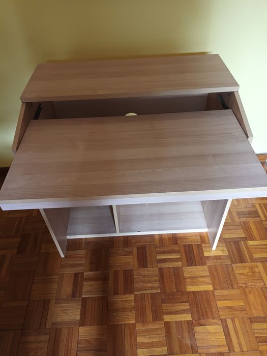 Secretária Ikea Goliat