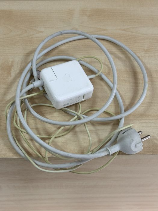 MacBook Air 13 i5, 8/128 Gb, intel HD Graphics, Model A1466, 2017 год