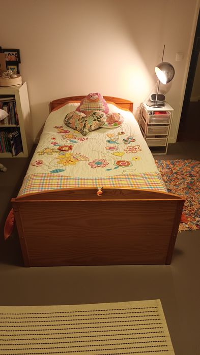 Cama individual+cama gaveta+oferta colchões +colcha, almofadas e tapet