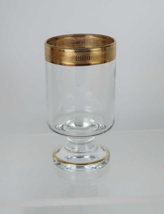 Garrafa com 14 copos de licor em cristal - rebordo dourado