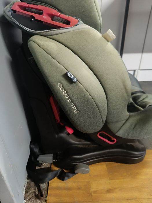 Foteliki samochodowe