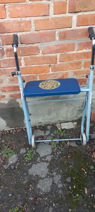 Ходунки інвалідні