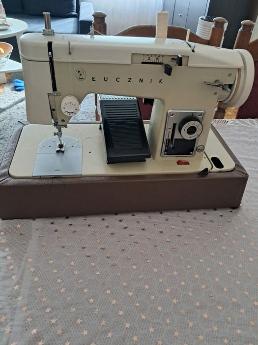 Sprzedam 2 maszyny do szycia