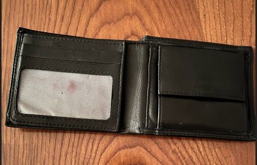 Carteira clássica preta em pele