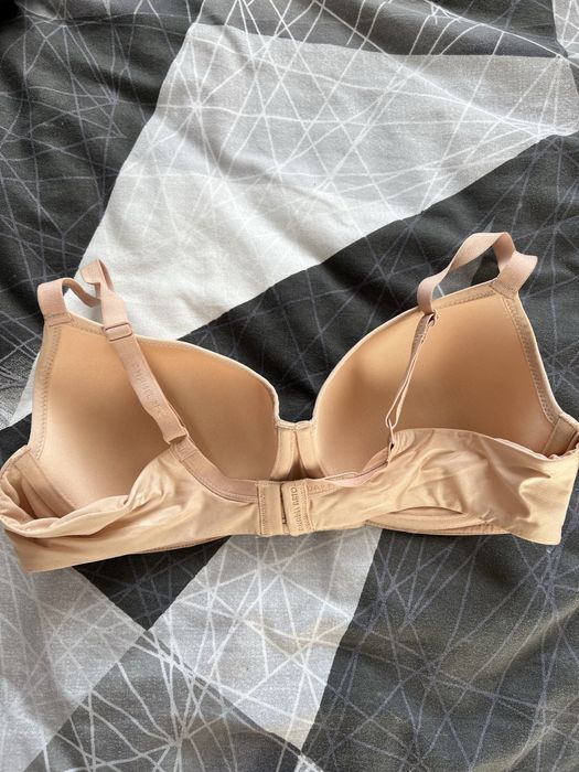 Жіночий бюстгалтер спейсер