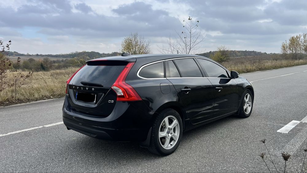 Автомобіль Volvo V60