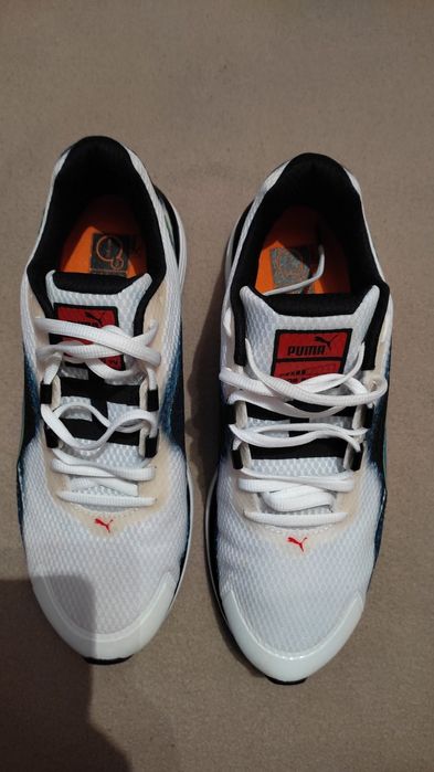 Продам кросівки    .