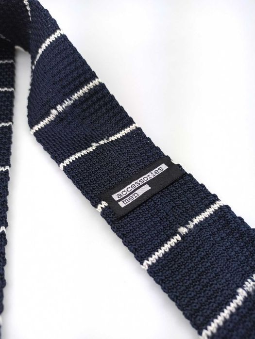 granatowy krawat knit w paski n25
