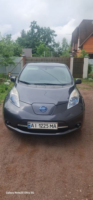 Nissan .leaf 2013года