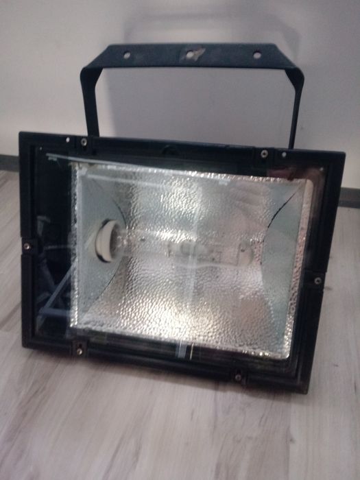 Lampa oświetleniowa