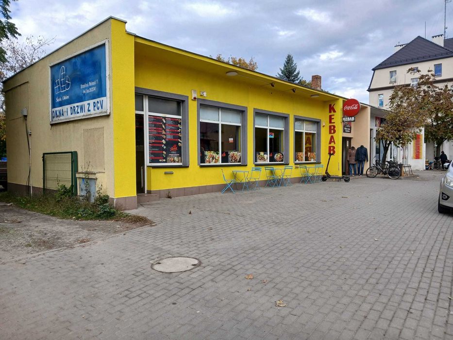 Sprzedam Lokal usługowy Strzelin ulica Wolności z działką
