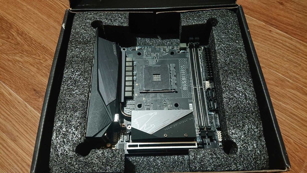 Материнська плата Gigabyte B550I Aorus Pro (sff)