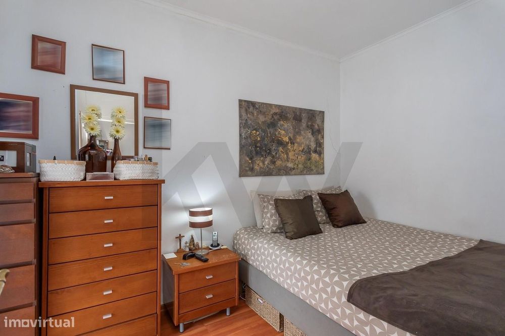 Vende-se T3 na Calçada de Santana com vista Rio Tejo e cidade Lisboa