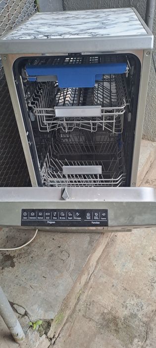 Продається посудомийна машина