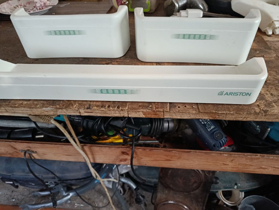 Полки холодильника Ariston