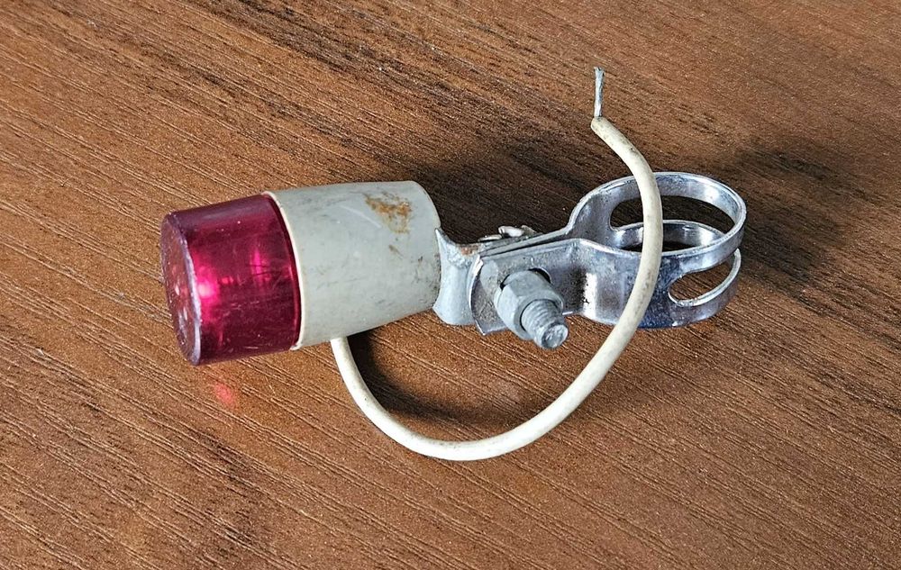 Oryginalna lampka tylna pchełka Predom-Romet – Rower Jubilat, Wigry