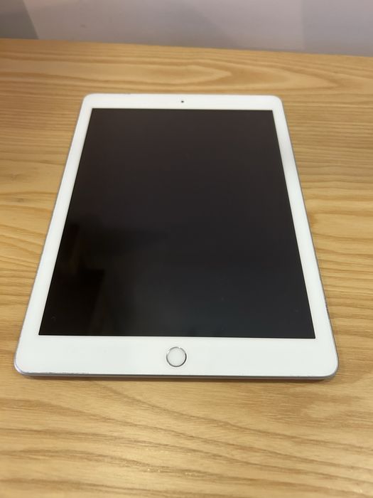 iPad 9.7 (2018) 6ª geração 32 Gb - WiFi - Prateado