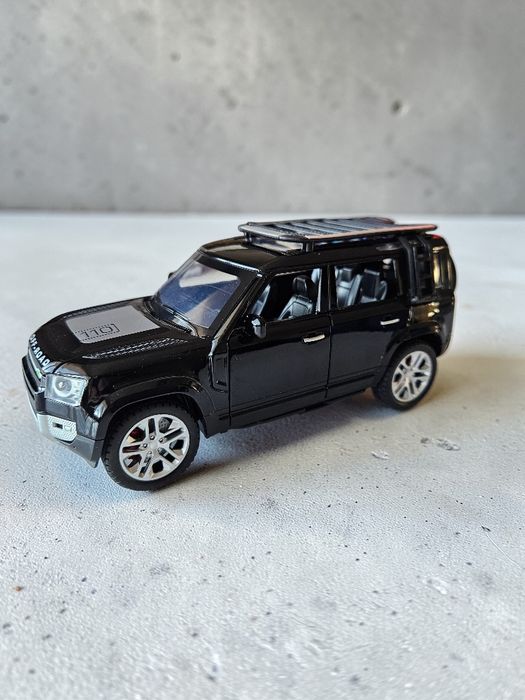 Model Land Rover Defender 110 Skala 1:24