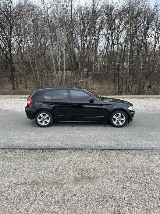 Продам BMW 1 Series E87