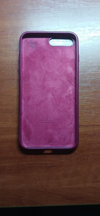 iPhone 8+ чохол в гарному стані