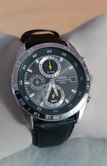 100% NOVO - Relógio Lorus Chronograph 100m (grupo Seiko)