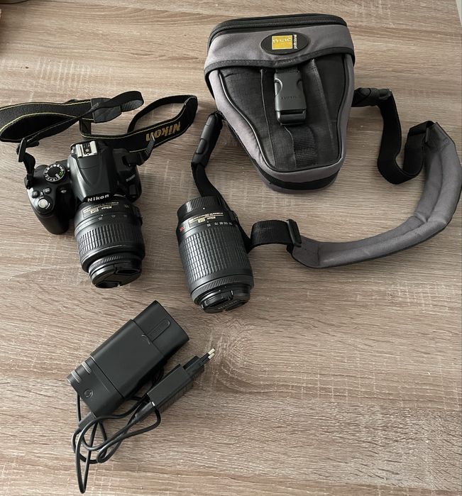 Nikon D3000 + 18-55mm VR + 55-200mm VR + Bolsa + Carregador