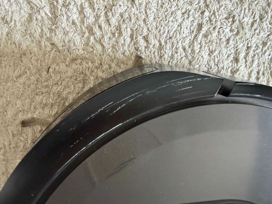 iRobot Roomba i7 – Aspirador Robot com Base de Carregamento