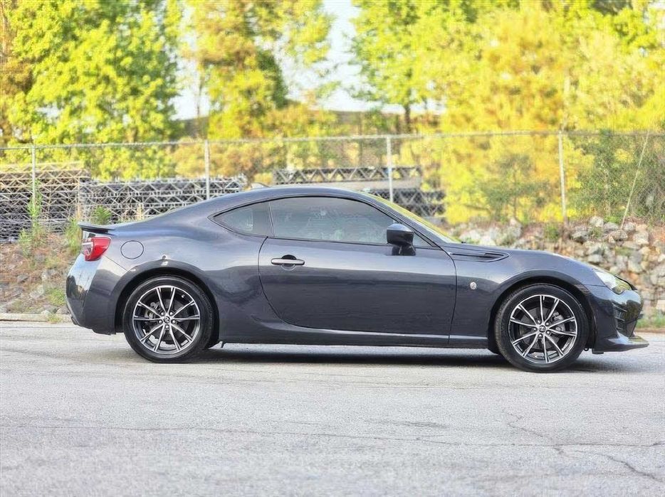 Toyota GR86      2017