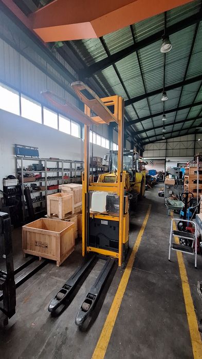 Stacker Jungheinrich EJC-Z 14 Empilhador eléctrico