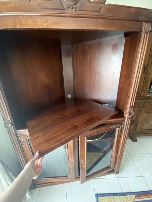 Armário em bom estado de TV