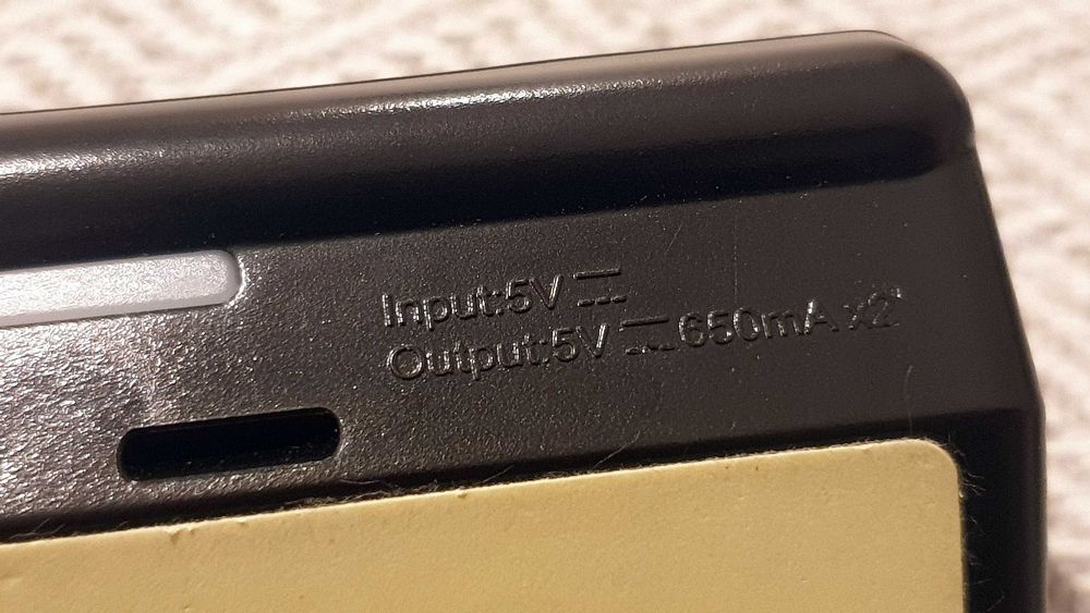 Magnetyczna stacja dokująca na 2 pady PS4 PlayStation 4