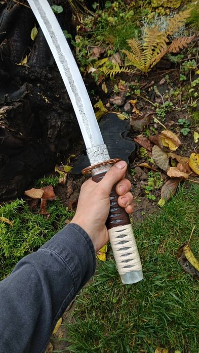 Ręcznie wykuty miecz Wakizashi. Japoński miecz. Knifemaking.