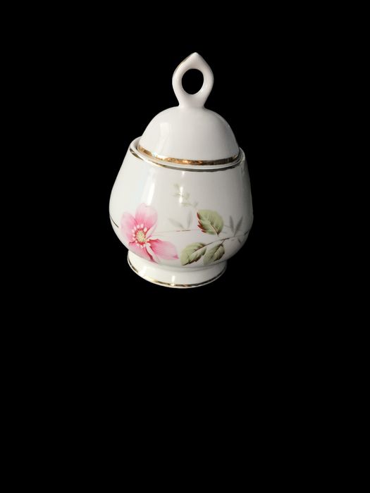 Three-Piece Dishware Set426133829389527042