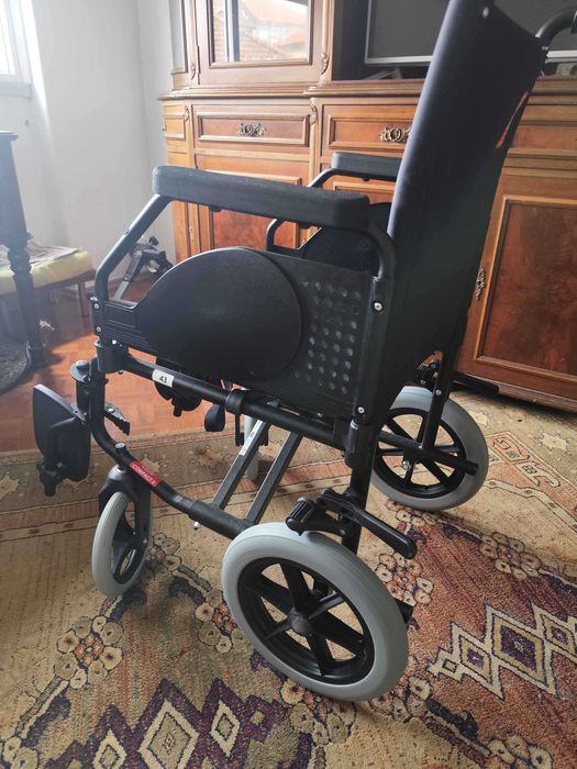 Cadeira de Rodas - 1 semana de uso