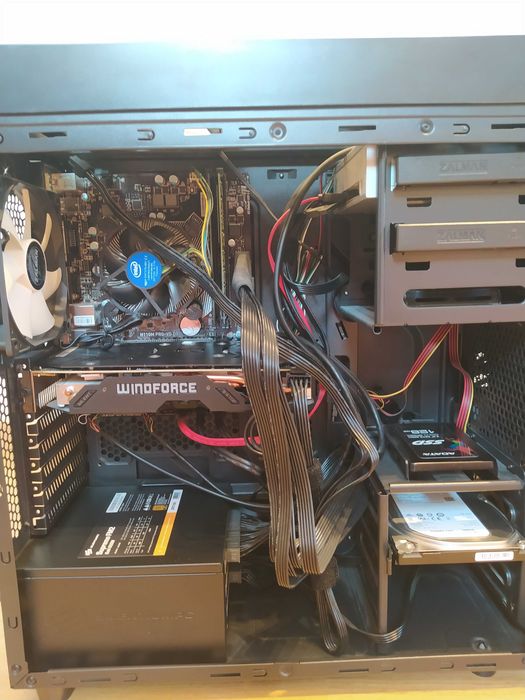 Komputer stacjonarny IntelCore/AMD Radeon/DDR3/16GB