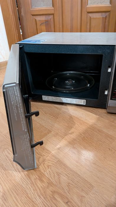 Мікрохвильова піч Samsung