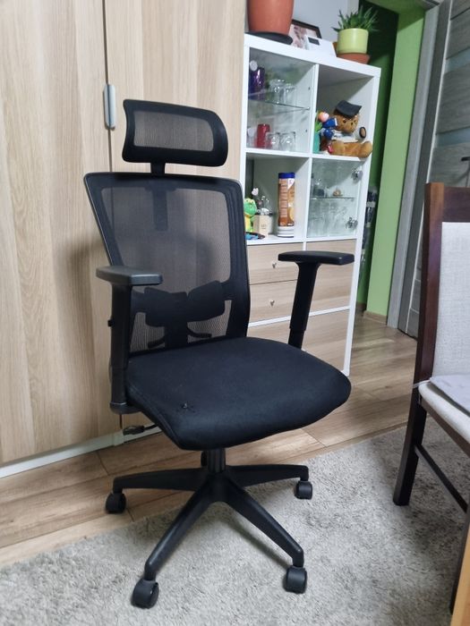 Fotel biurowy obrotowy